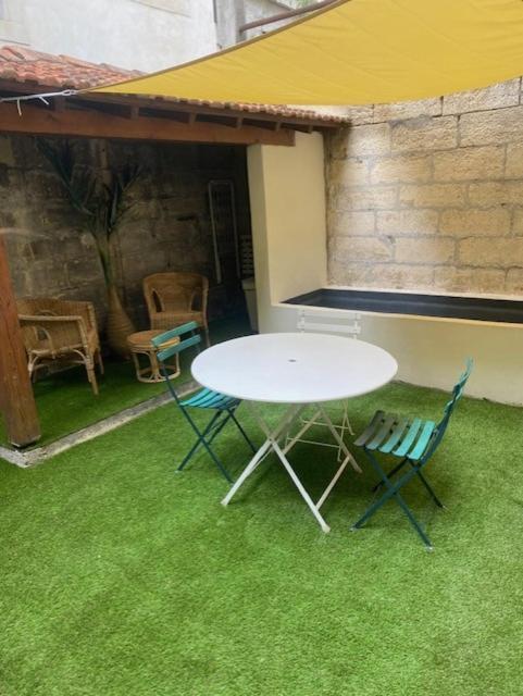 Studio Avec Grande Cour Et Bassin Avignon Exterior foto